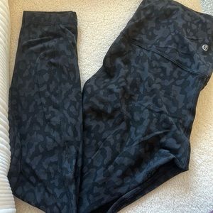 lululemon align 25” black leopard print. size 6!!